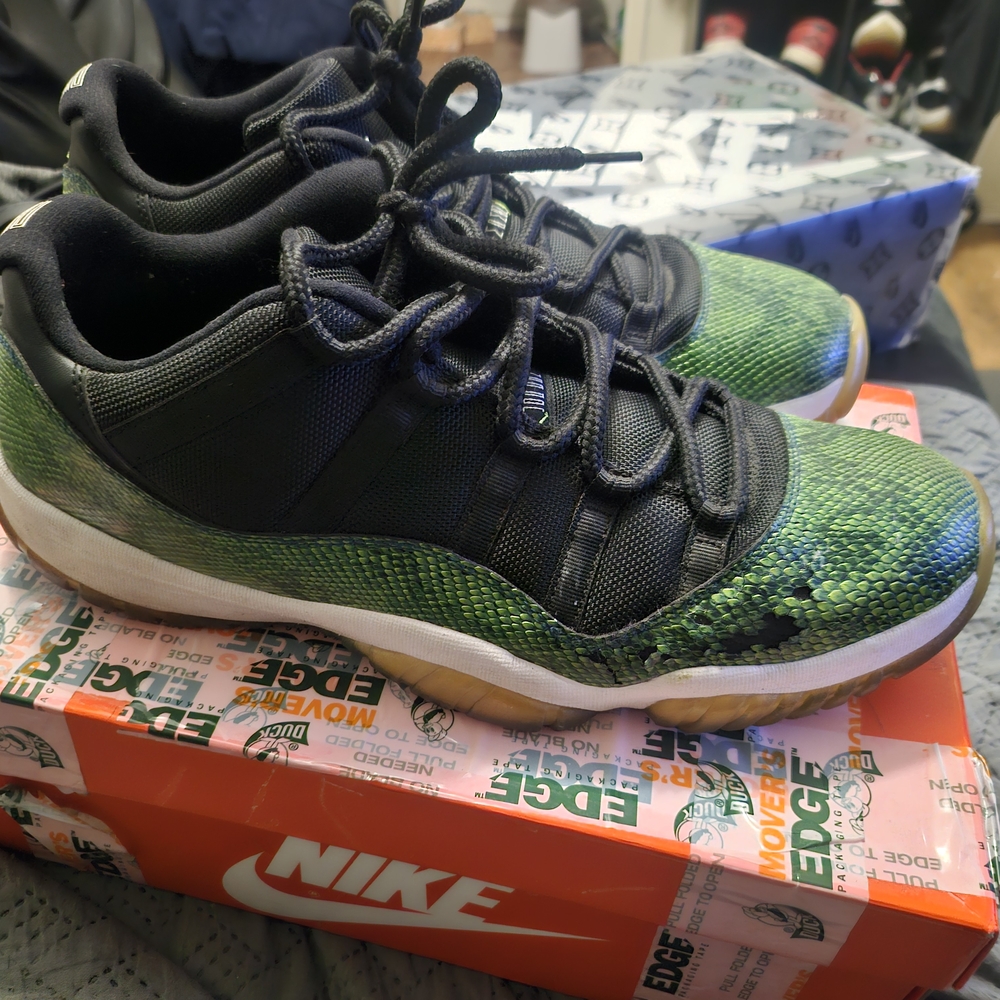 Jordan Athletic Shoes Black and Green